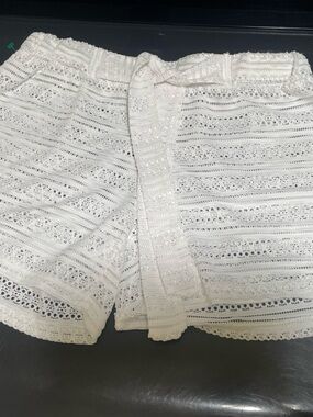 Elegant White Lace Women Shorts